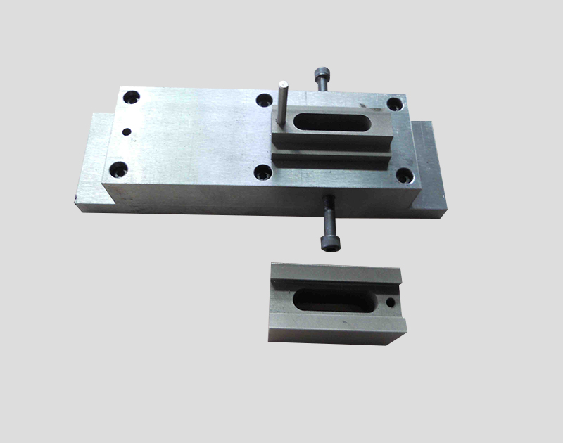 凹模快換沖孔模具2